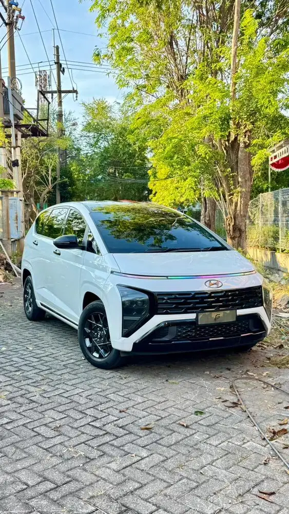 Hyundai Stargazer Prime 1.5 AT / Captain Seat / Two Tone Option