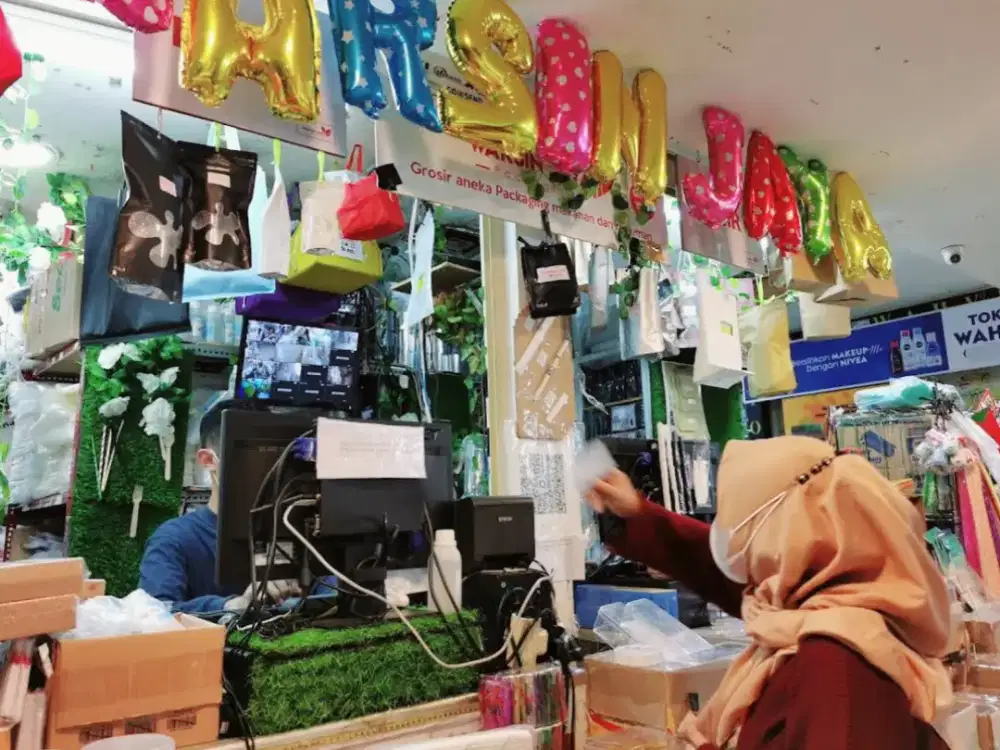 Admin Sosial Media & Marketplace