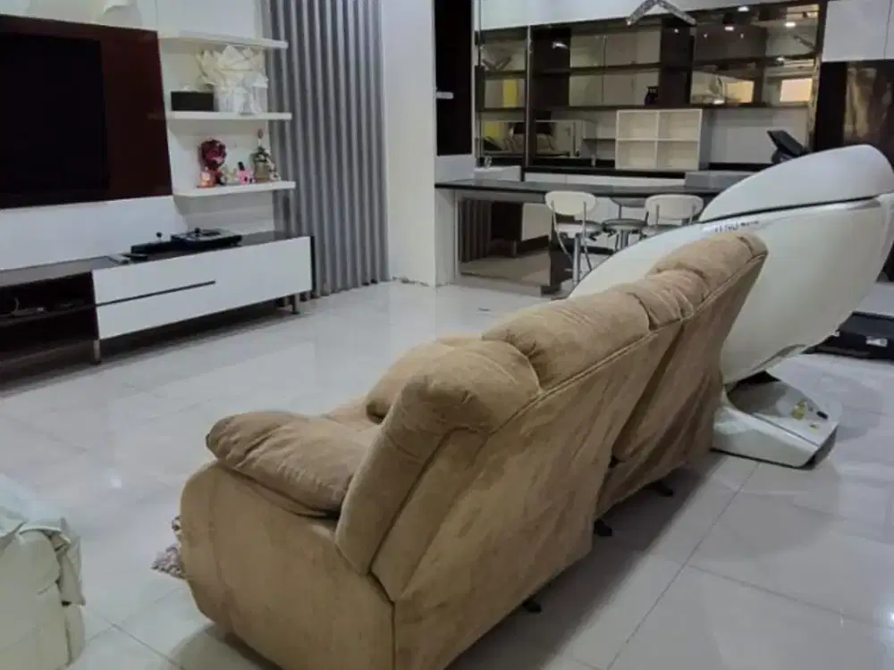 Disewa Rumah Mewah dan Luas Full Furnished di Modernland Tangerang