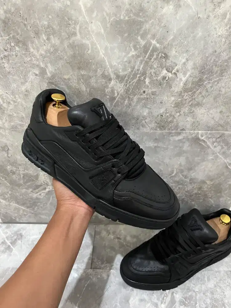 Sepatu pria Louis Vuitton size 41 second