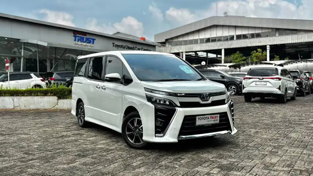 TOYOTA VOXY 2.0 AT 2019 (SERVISE RECORD)