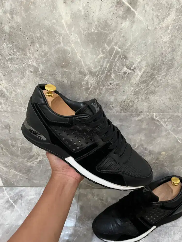 Sepatu pria Louis Vuitton size 42 second