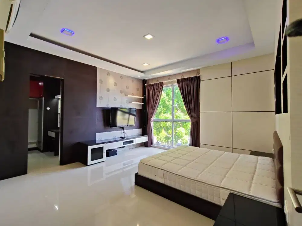 Disewa rumah 2 lantai costarica boulevard dekat Terminal Ferry Batam