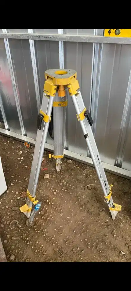 Tripod Theodolite