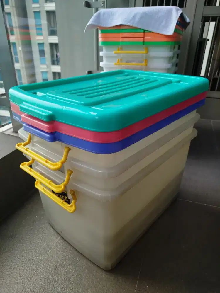 Preloved Kontainer Box SHINPO Stack