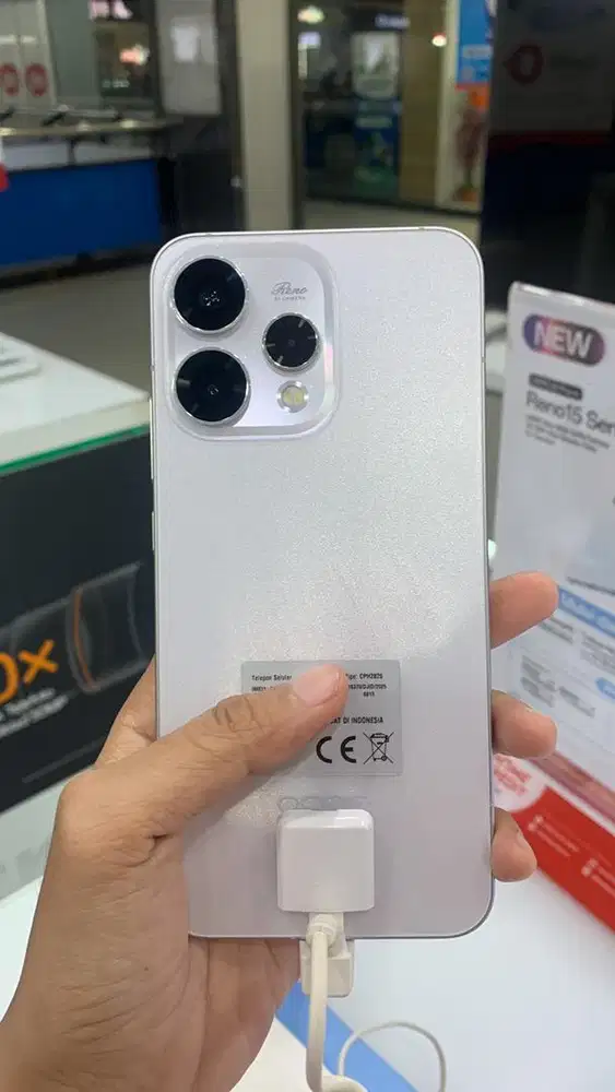 Oppo reno 16 F 8/256