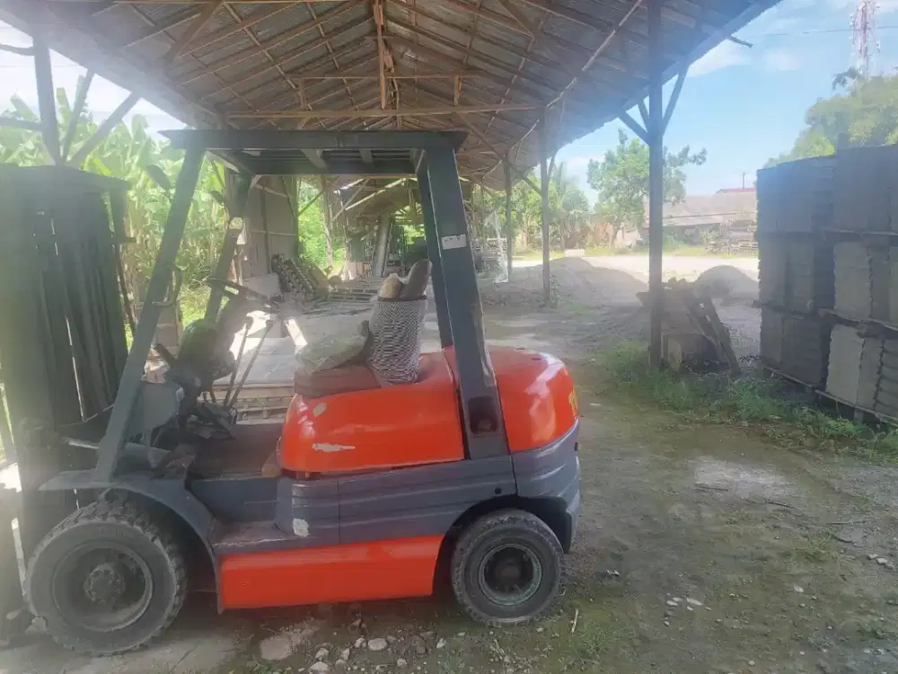 Dijual forklip merk Toyota