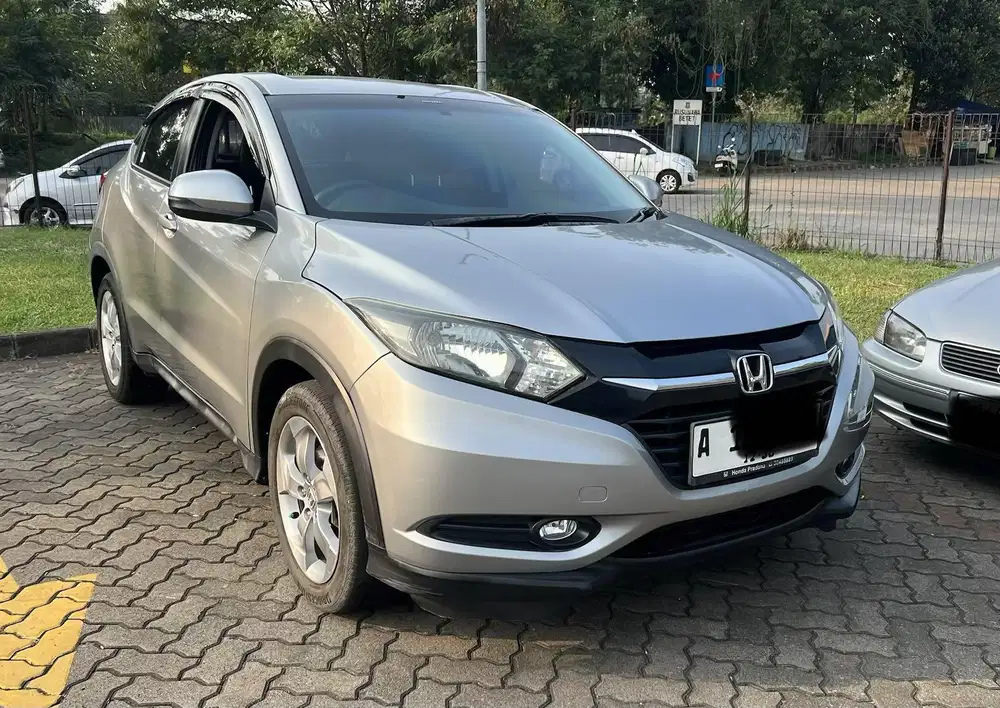 Honda HRV S CVT 2017 Silver Istimewa Low Km