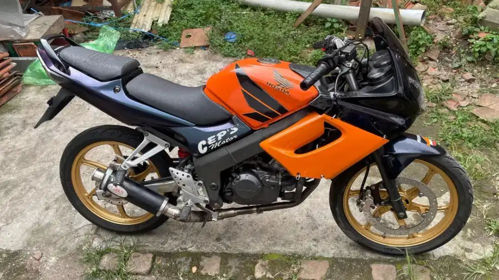 HONDA CBR 150 R