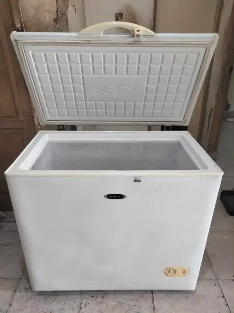 FREZER BOX 200LITER ( FRIGIGATE )