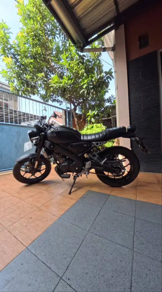 XSR 155 2022 Hitam Doff