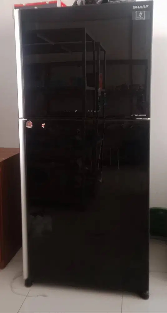 Kulkas 2 Pintu Sharp J-Tech Inverter, Pintu Kaca Mirror Black