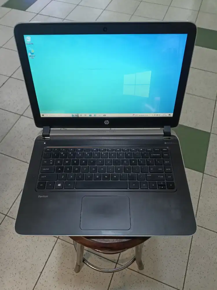 Laptop Hp 14 - V040TX