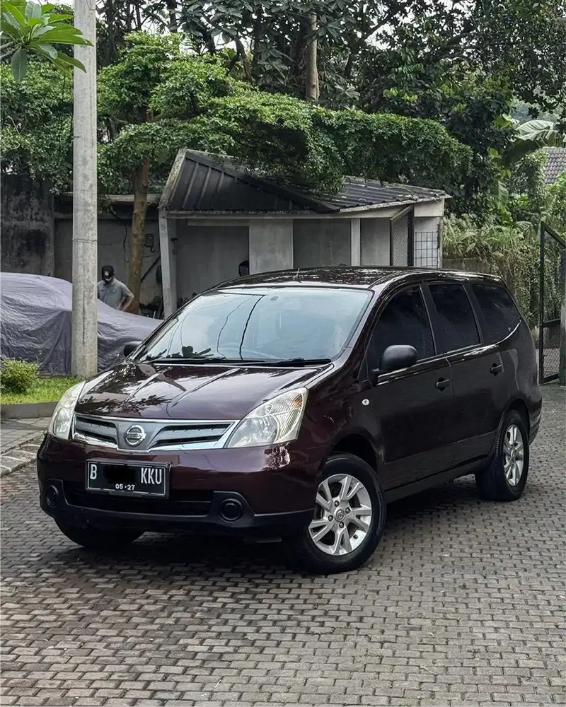 Low KM Nissan Livina SV 2012 A/T Terawat