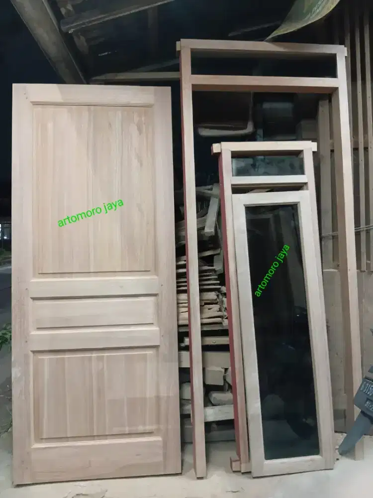 PINTU PANEL BERKWALITAS