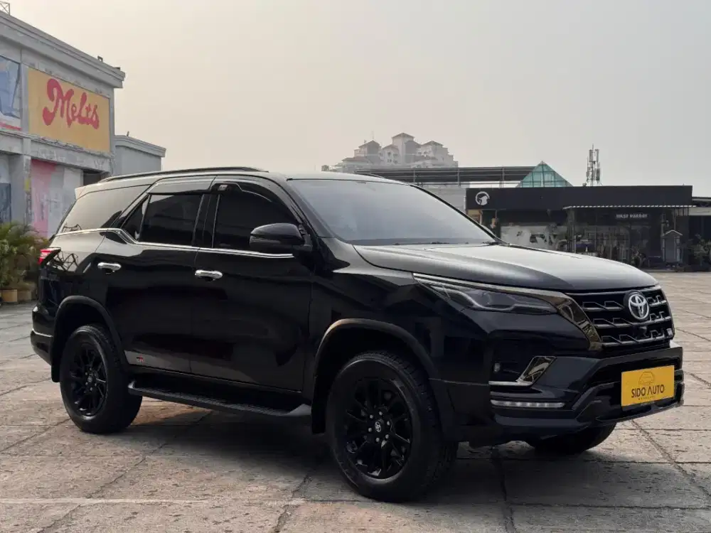Vrz 2.8 GR 4x2 low km seperti baru