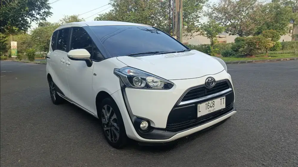 Sienta 1.5 V Automatic 2017