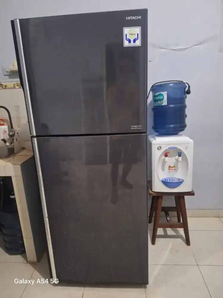 Kulkas hitachi 2 pintu