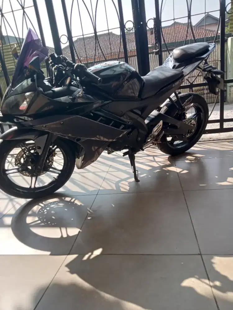 Yamaha R 15  plat bandung