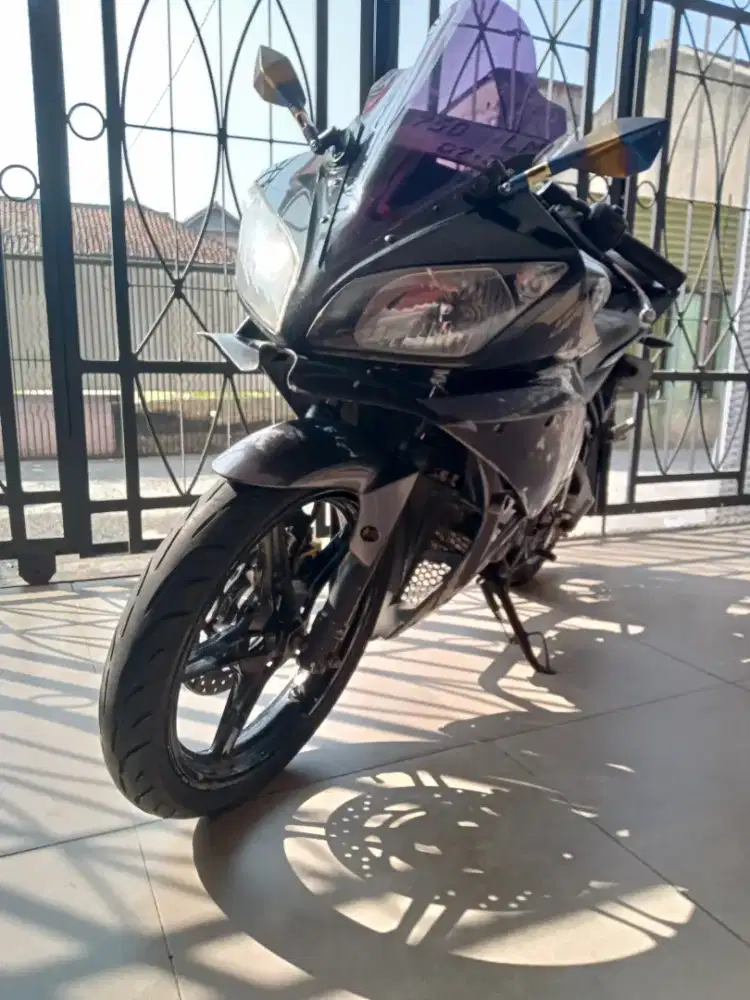 Yamaha R 15  plat bandung