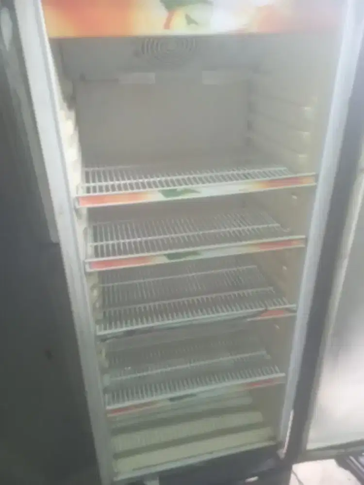 Di jual shocase Daimitshu 4 rak NORMAL