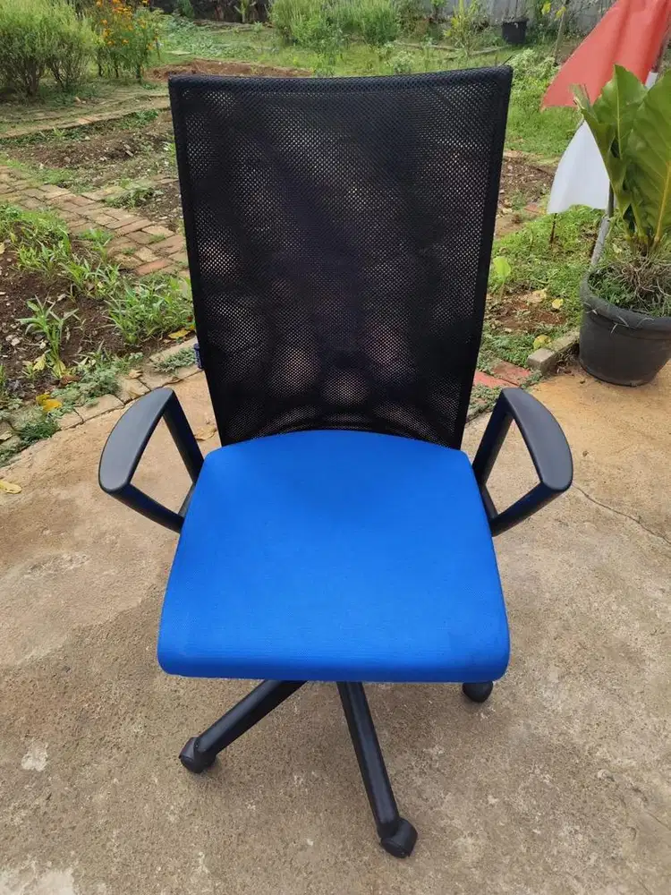 Kursi kantor jaring