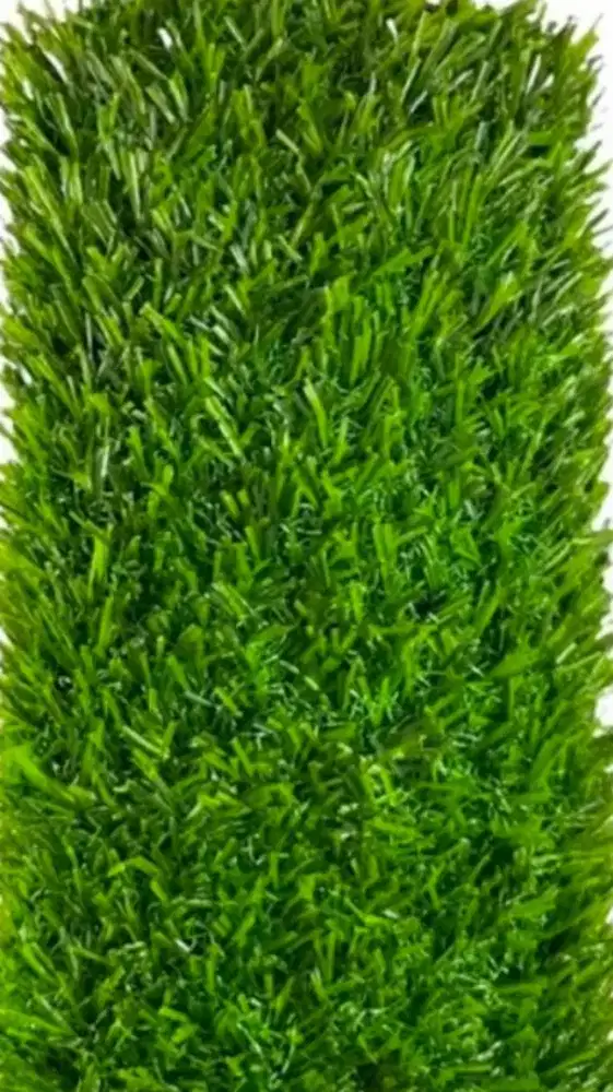 Karpet rumput bekas