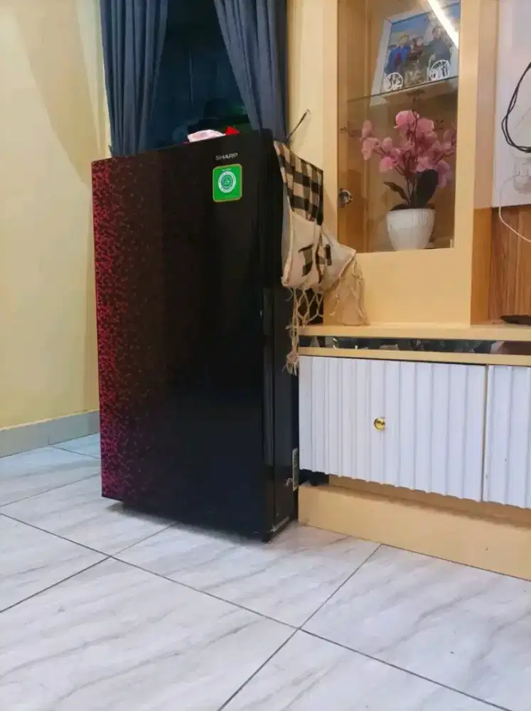 kulkas merek Sharp