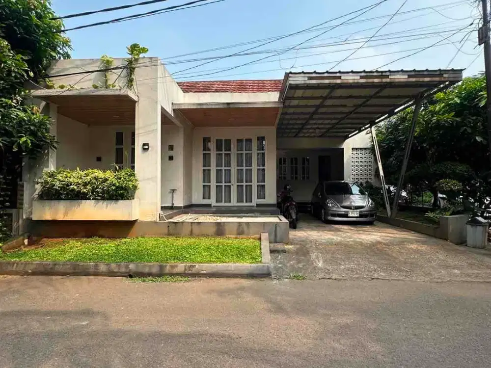 Graha Raya posisi Hoek Tanah Luas bangunan rapih dan siap Huni.
