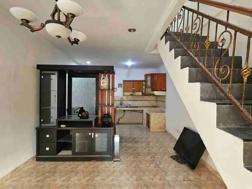 Dijual Murah Rumah di Taman palem lestari
