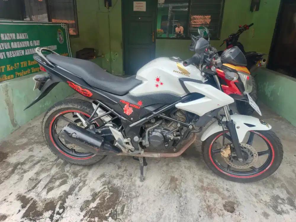 Motor Cb 150r old