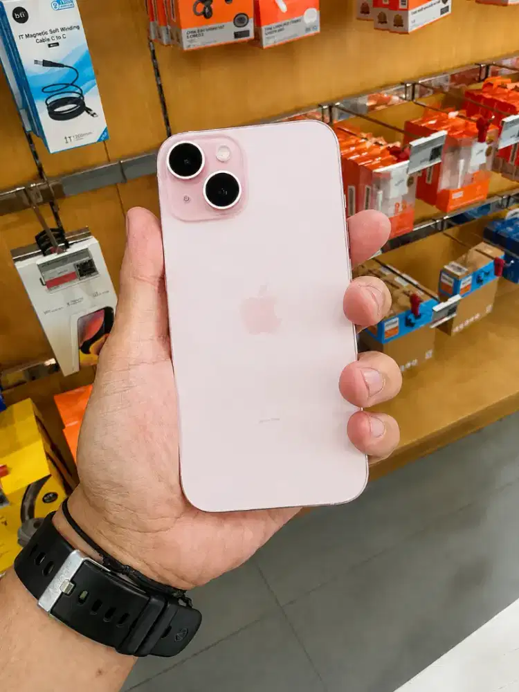 Turun Harga! Iphone 15 Basic Resmi iBox