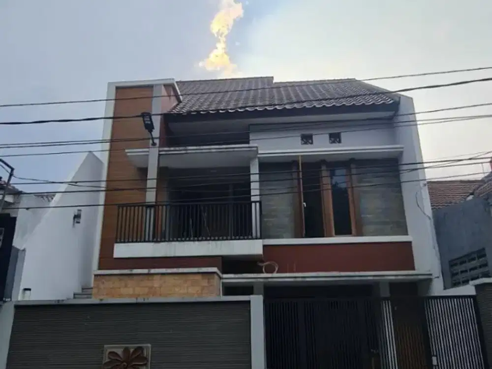 Rumah 3 Lantai 3 Kamar Hadap Utara Dekat Tol di Sawangan