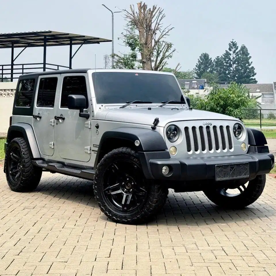 (CASH) Jeep Wrangler 4x4 2011