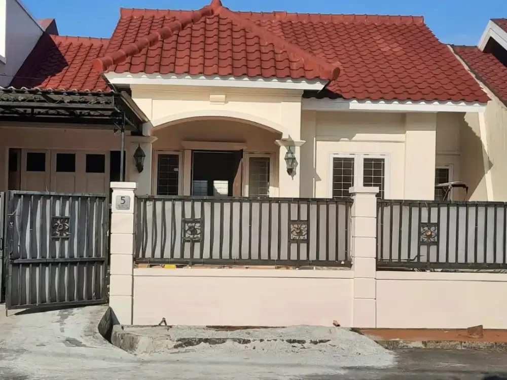 Rumah Nyaman 220 m² di Harapan Indah, 3+1 KT, AC 3 Unit