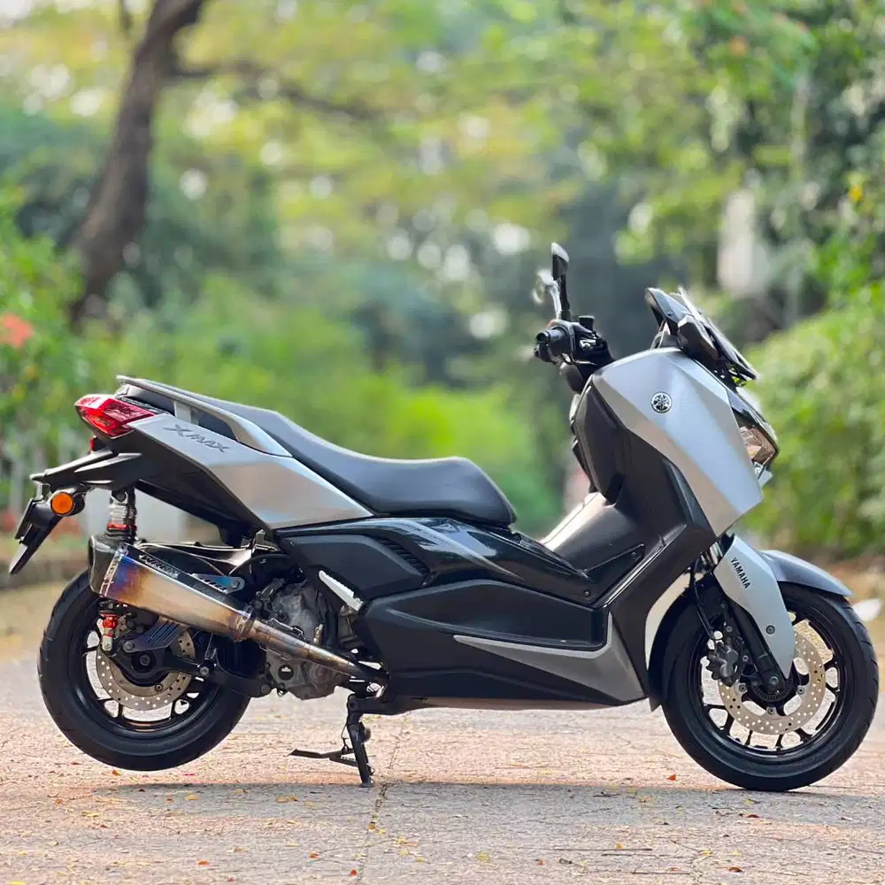 YAMAHA NEW XMAX 250 ABS CONNECTED SILVER 2025 KM LOW PAJAK PANJANG