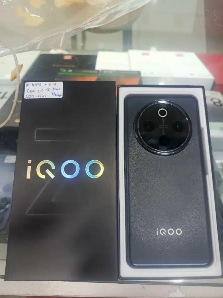 IQoo Z10 8/256gb 5G second warna black.