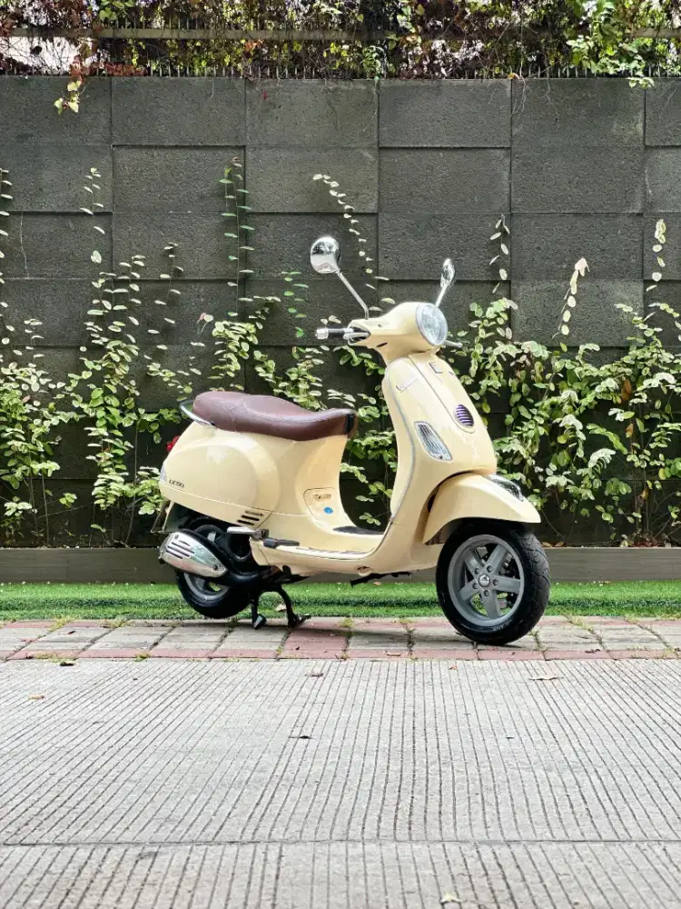 JUAL CEPAT PIAGGIO VESPA LX 150 2V TAHUN 2011 PERFECT CONDITION