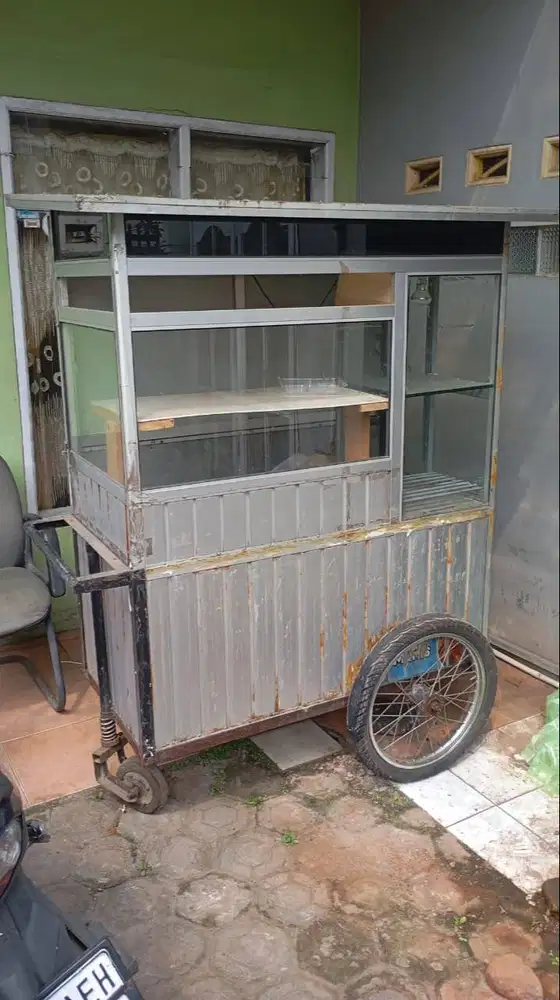 dijual gerobak (roda) bekas siap pakai,bekas jualan ayam geprek