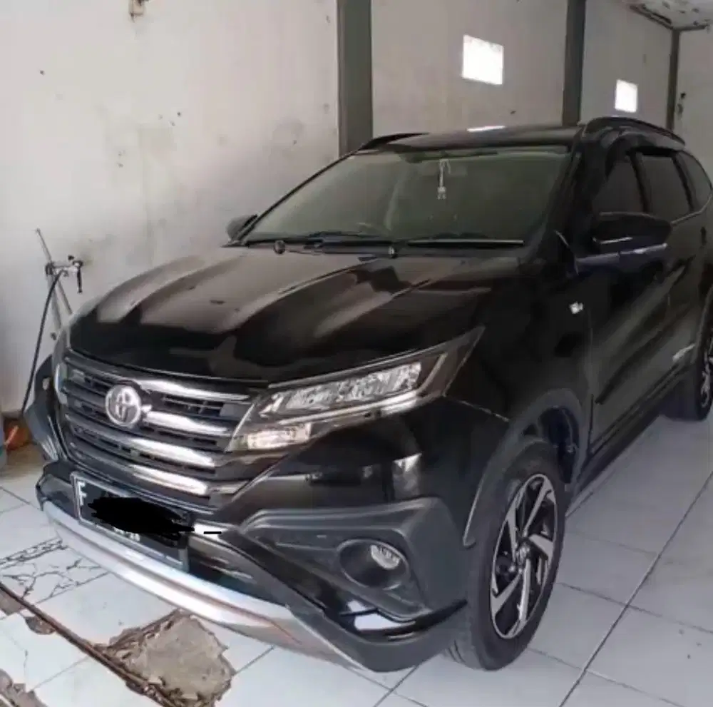 Toyota rush 1.5 S AT 2021 HITAM