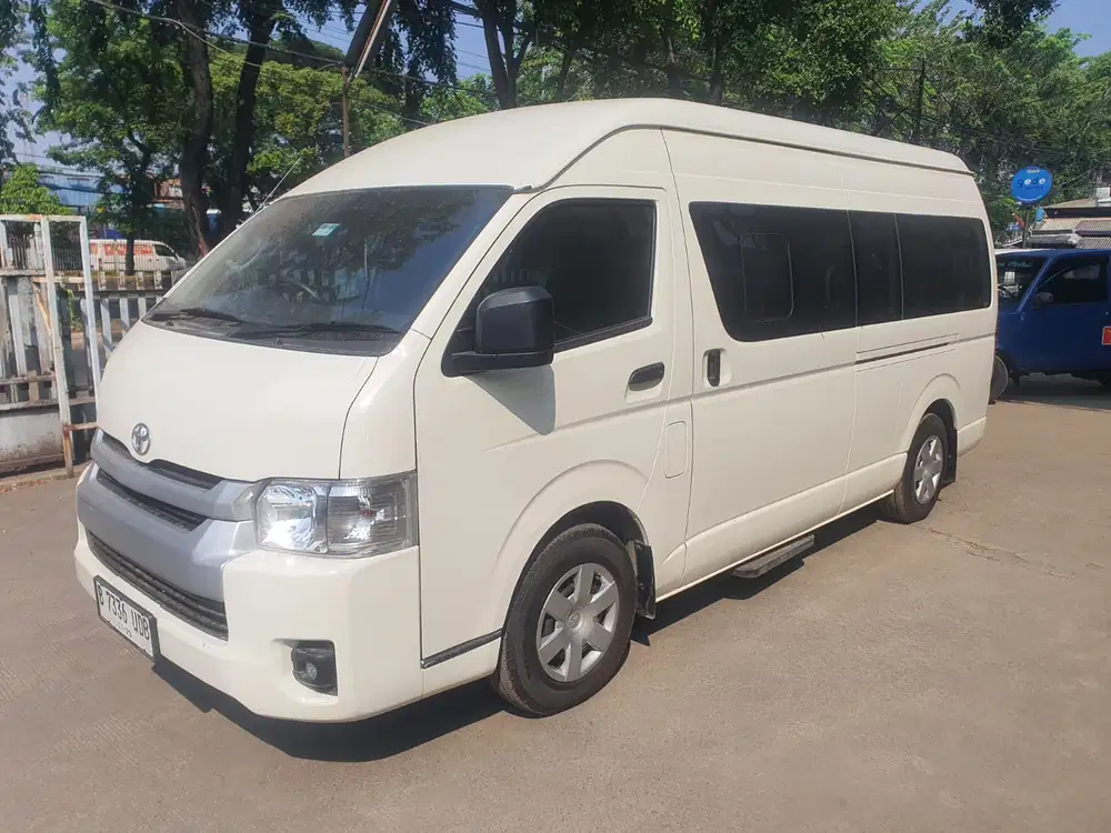 Toyota Hiace 2024 Bensin