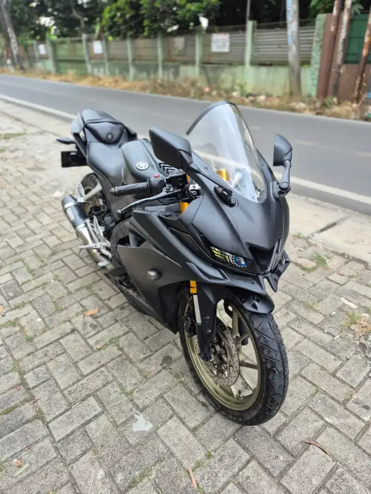 Dijual Yamaha R15 V3 tahun 2021 surat lengkap
