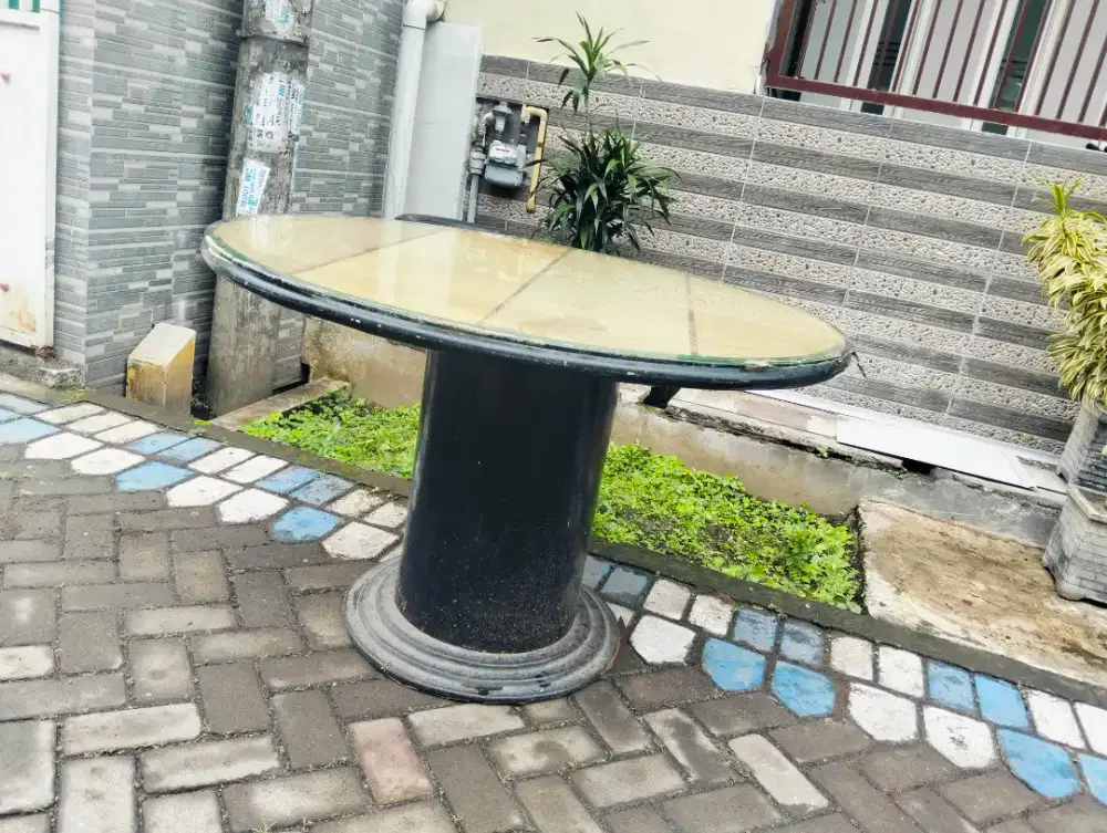 Meja Makan Kayu