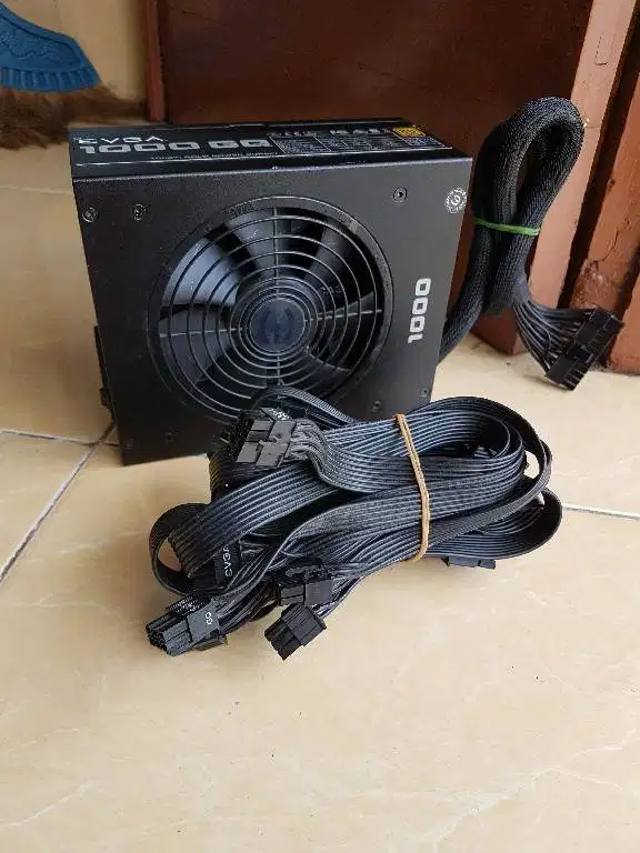 PSU Evga 1000GQ 1000w 80+ Gold 4x8 pin vga Flat Cable Semi Modular