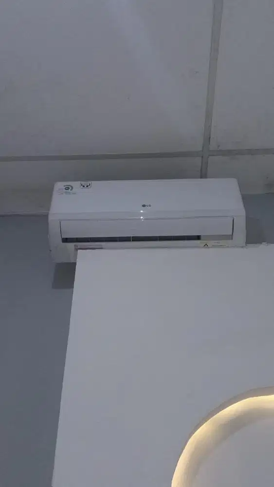 Ac lg 1/2 pk buat kamar mantab