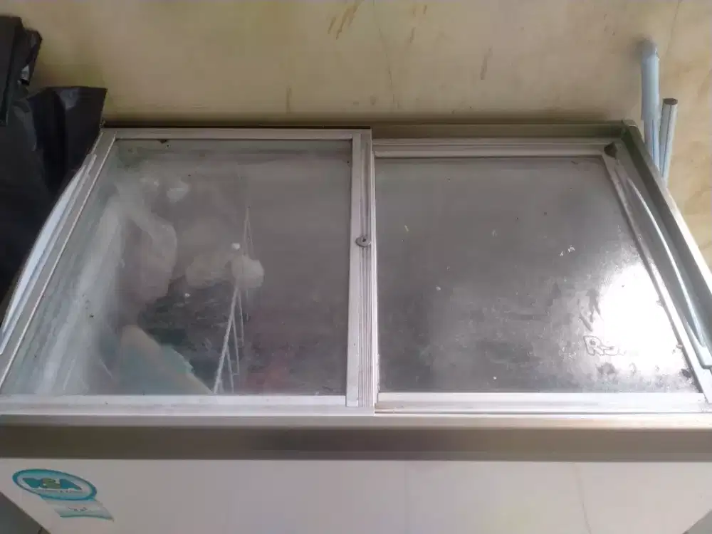 Frezer box ukuran 200 liter