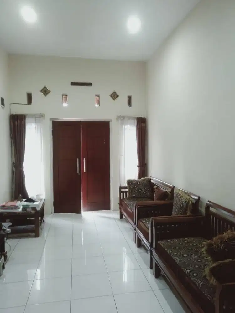 Dijual Rumah Bagus 2 Lantai Dekat Ke Terminal Riung Bandung