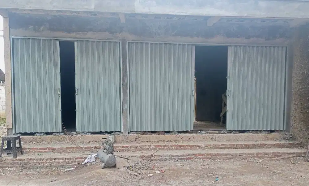 Gerbang Pintu Garasi Bengkel Kantor Bank Ruko Folding Gate Terbaru