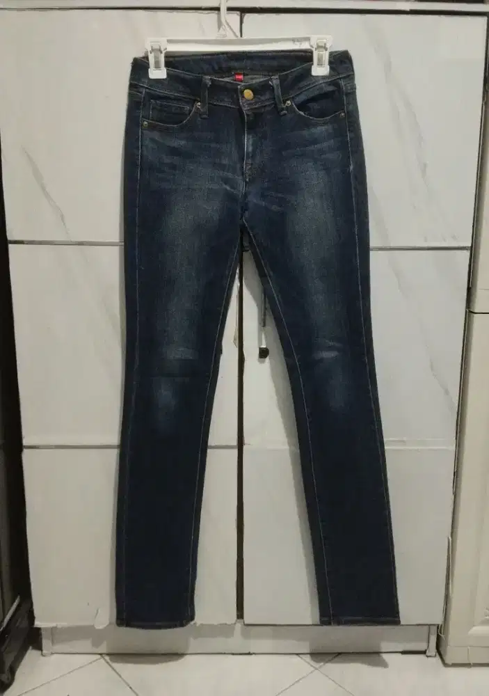 Jeans uniqlo size 27/28