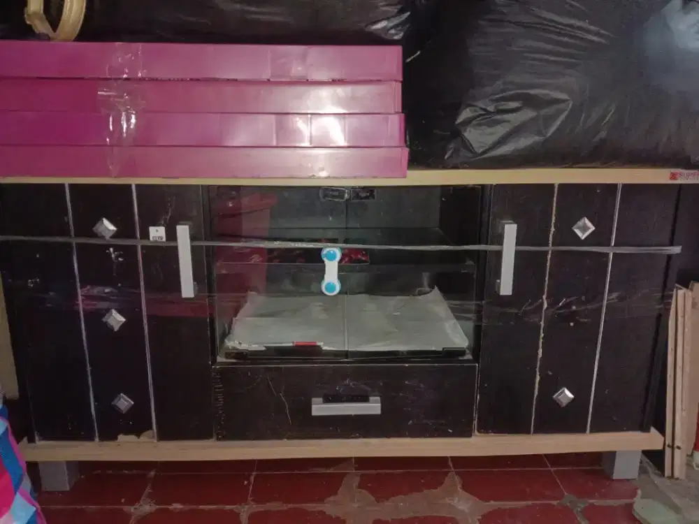 jual lemari TV masih bagus